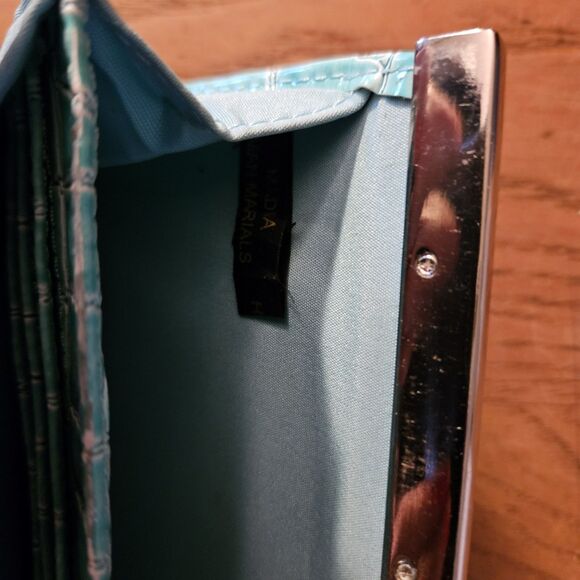 Women's Wallet Crocodile Embossed Turquoise Snake Unique Close - Picture 10 of 10